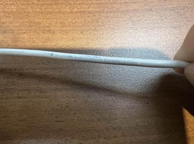 教你怎么分辨iphone充电线的真伪?要谨慎选择充电器